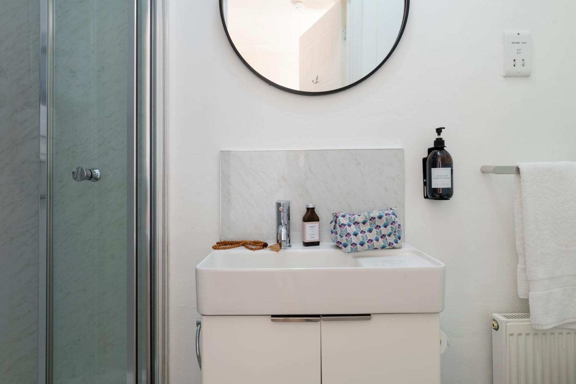 Morleys Rooms - Located In The Heart Of Hurstpierpoint By Huluki Sussex Stays 외부 사진